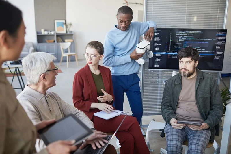 it professionals communicating about the test project