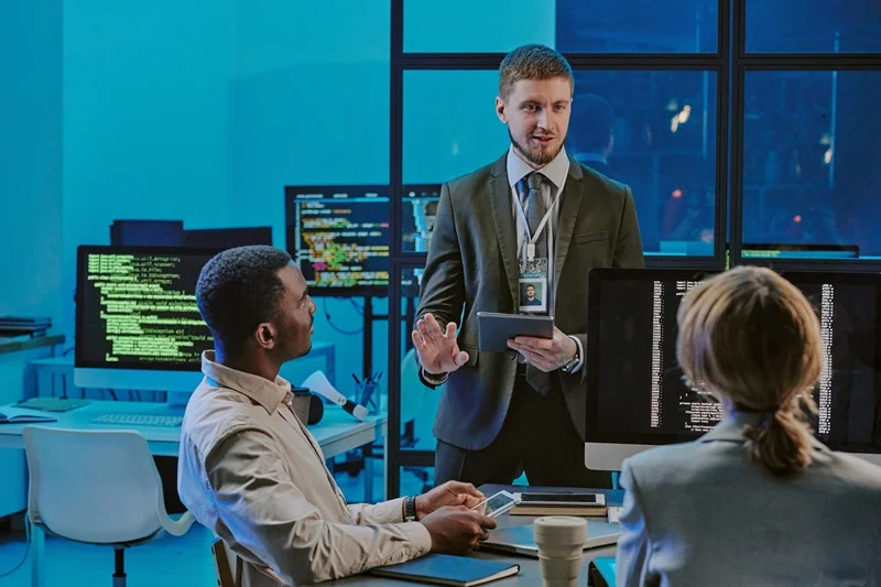 software developer showcasing the tranferable skills in a it room