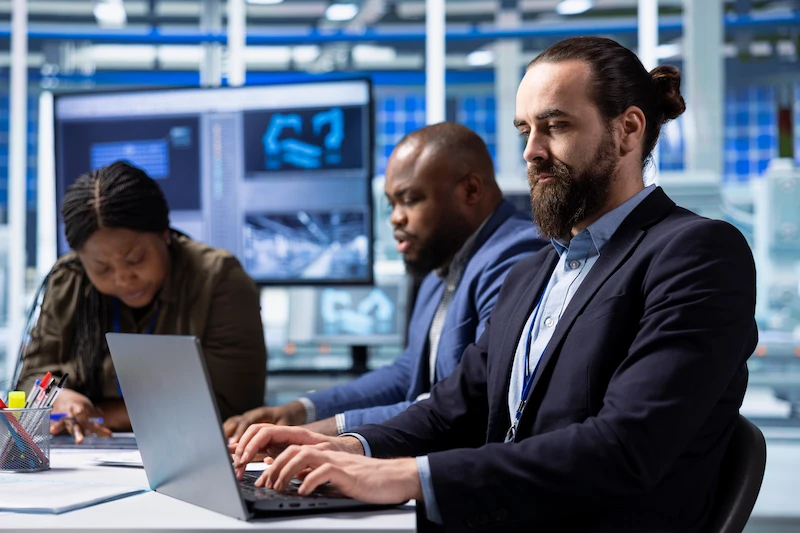 three data analyst working together